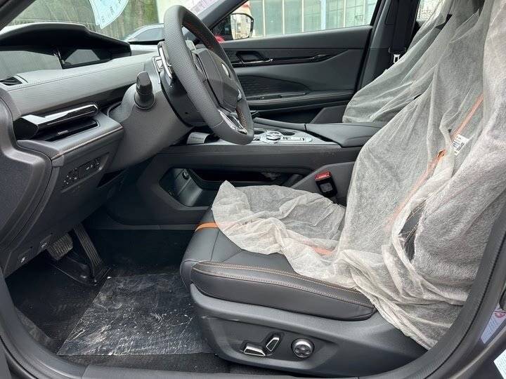 Changan UNI-V с пробегом — 2025 год. Фото: #8