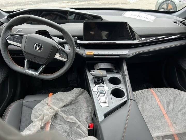 Changan UNI-V с пробегом — 2025 год. Фото: #10