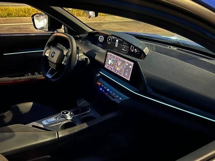 Changan UNI-V с пробегом — 2022 год. Фото: #7