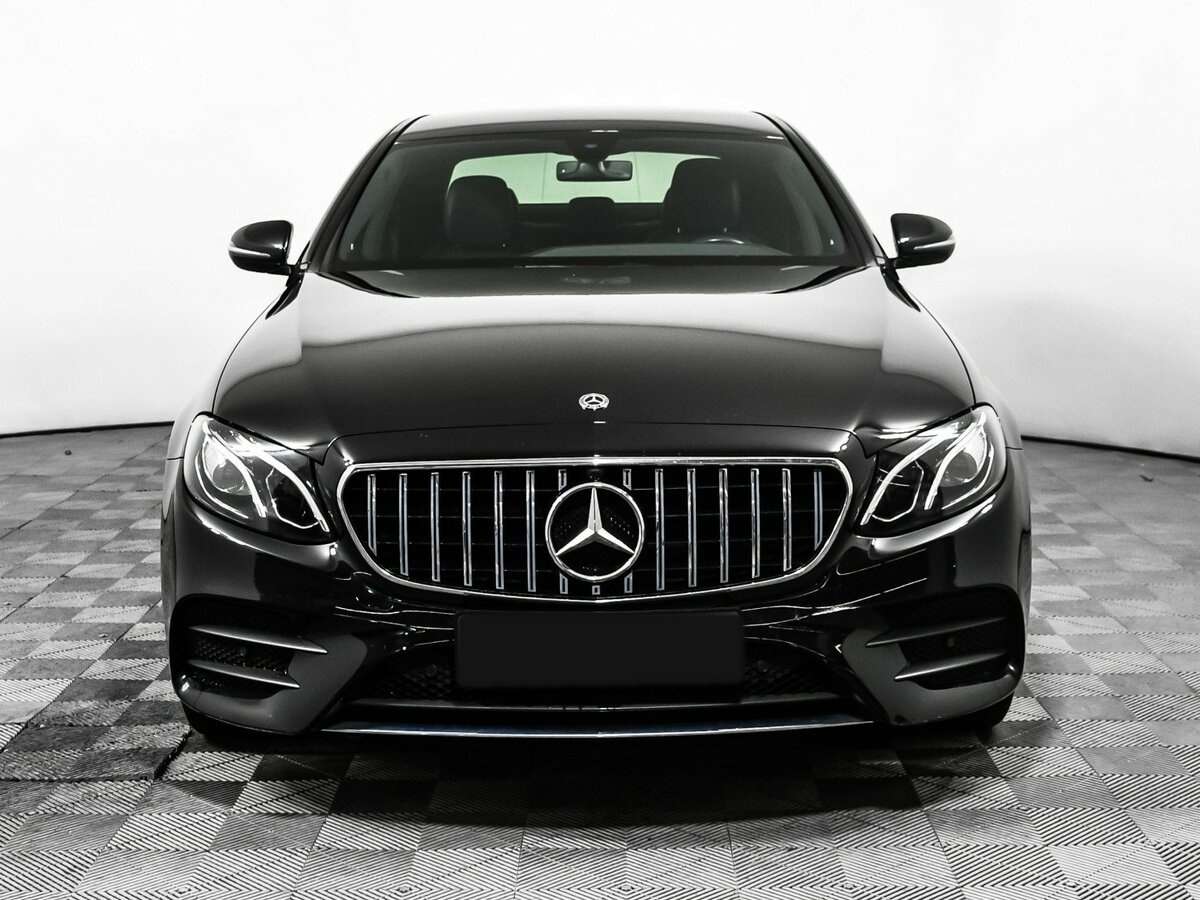 Mercedes-Benz E-Класс с пробегом — 2019 год. Фото: #1