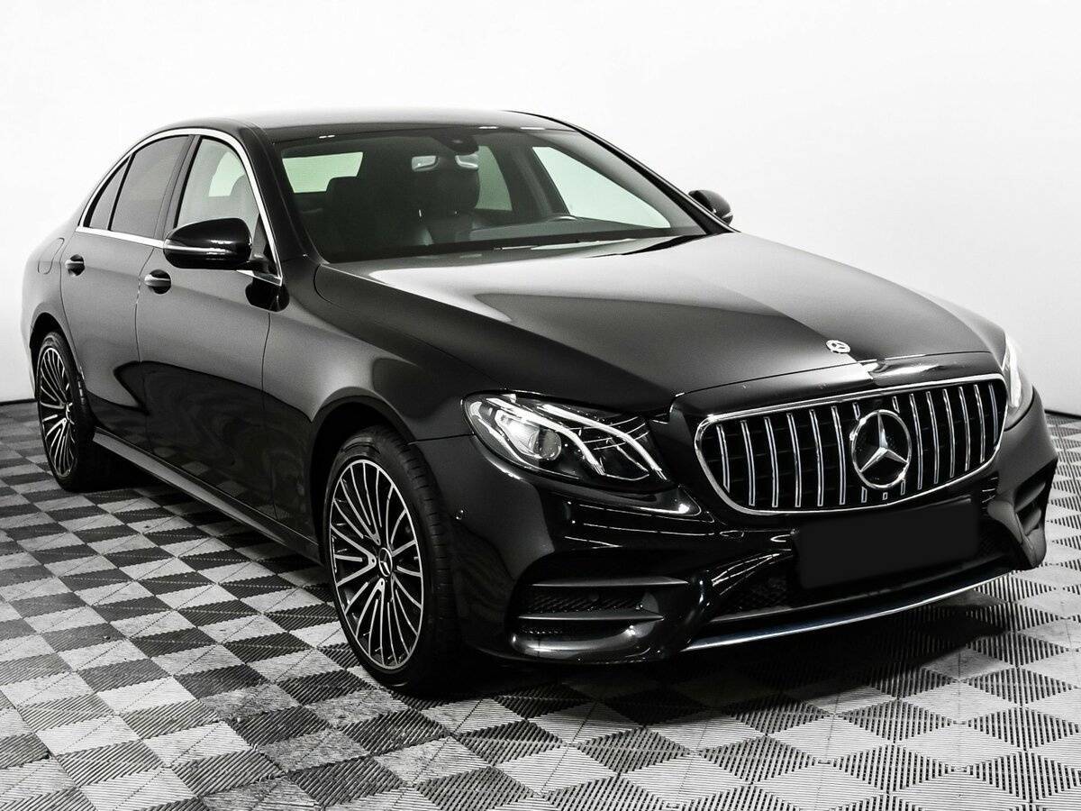 Mercedes-Benz E-Класс с пробегом — 2019 год. Фото: #2