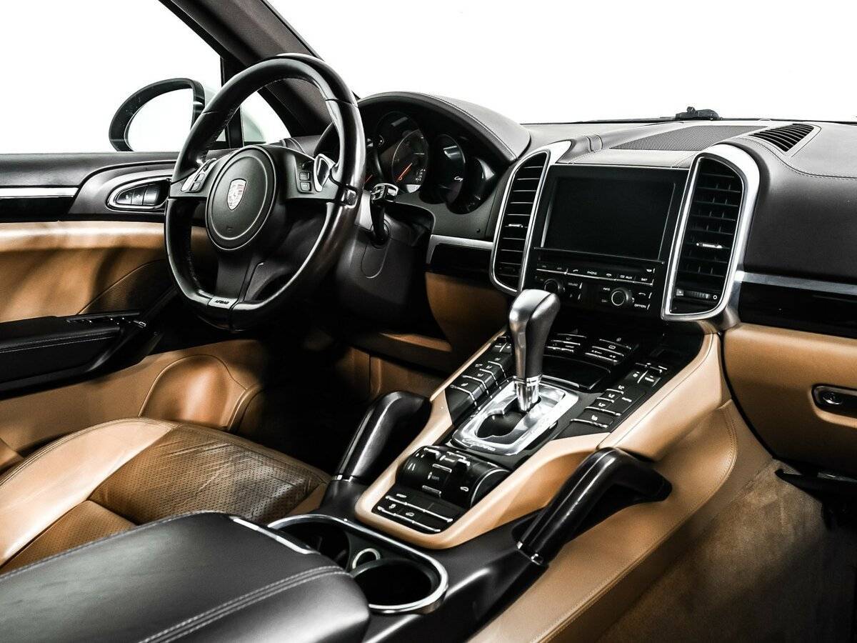 Porsche Cayenne с пробегом — 2012 год. Фото: #8
