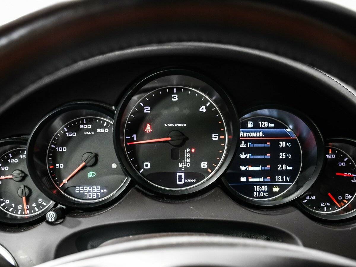 Porsche Cayenne с пробегом — 2012 год. Фото: #9