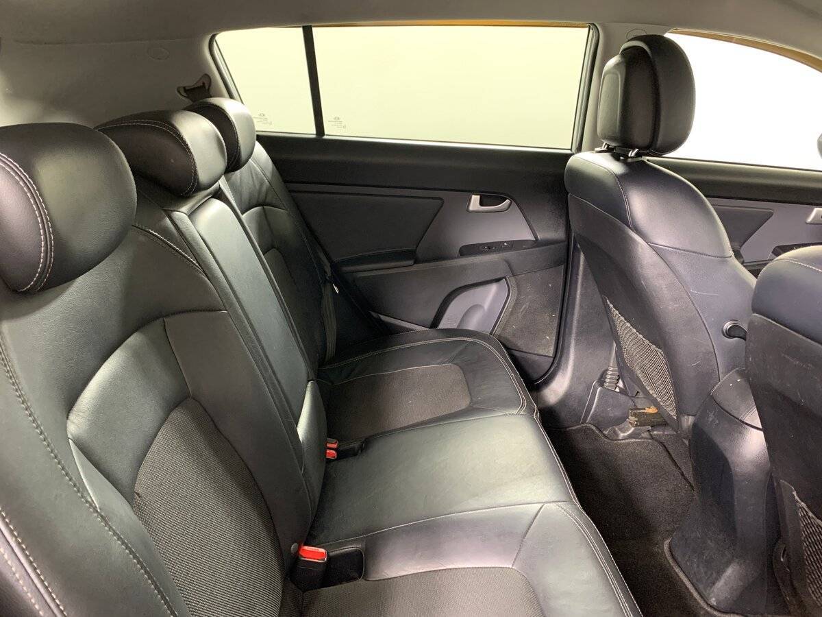 Kia Sportage с пробегом — 2011 год. Фото: #15