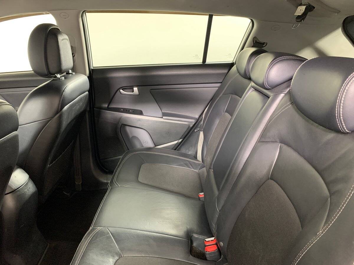 Kia Sportage с пробегом — 2011 год. Фото: #16