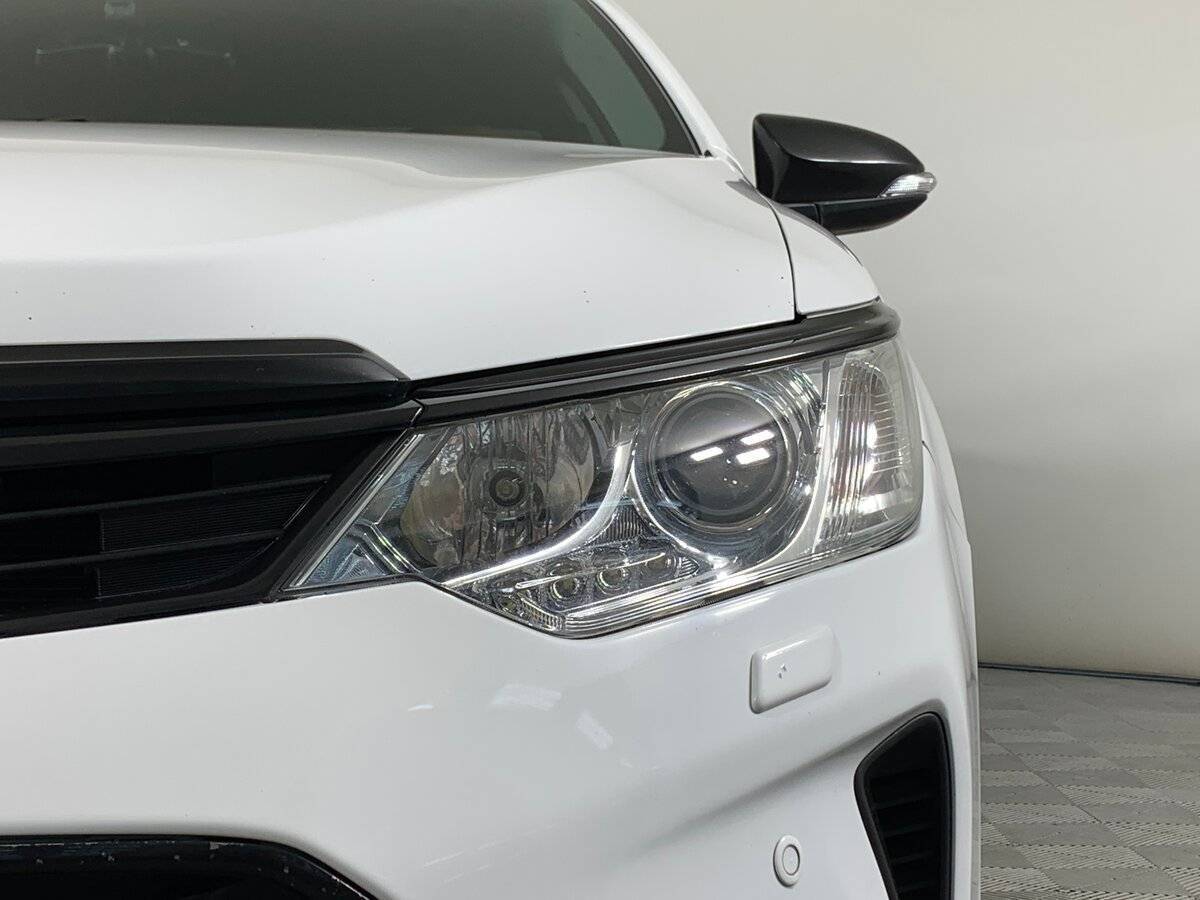 Toyota Camry с пробегом — 2017 год. Фото: #9