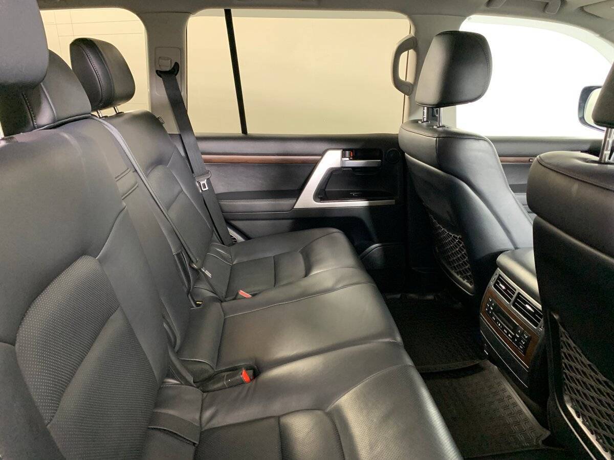 Toyota Land Cruiser с пробегом — 2016 год. Фото: #16