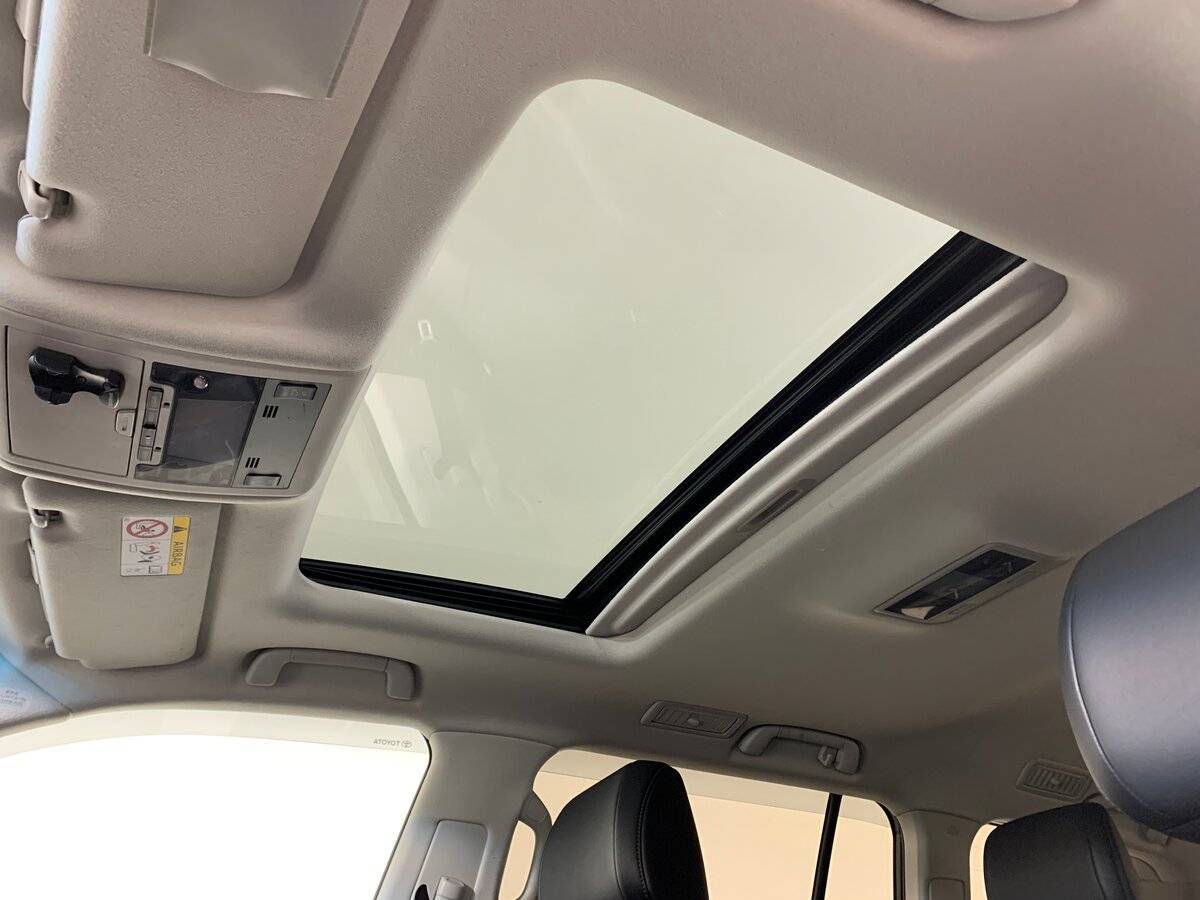 Toyota Land Cruiser с пробегом — 2016 год. Фото: #17