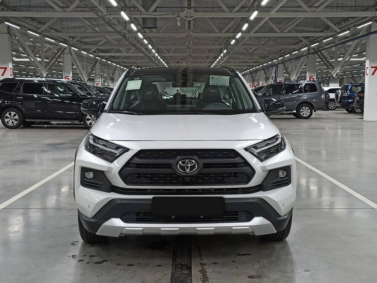 Toyota RAV4 с пробегом — 2024 год. Фото: #1