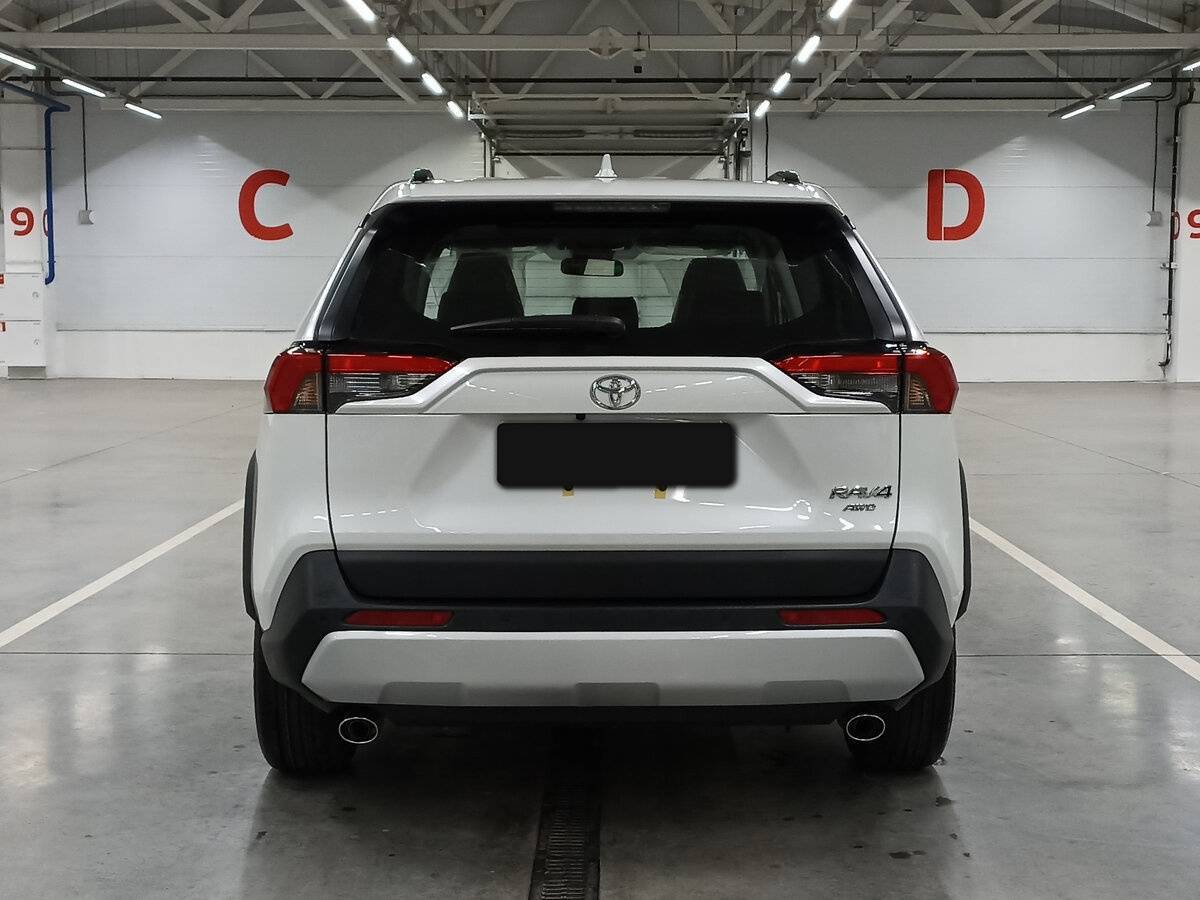 Toyota RAV4 с пробегом — 2024 год. Фото: #5