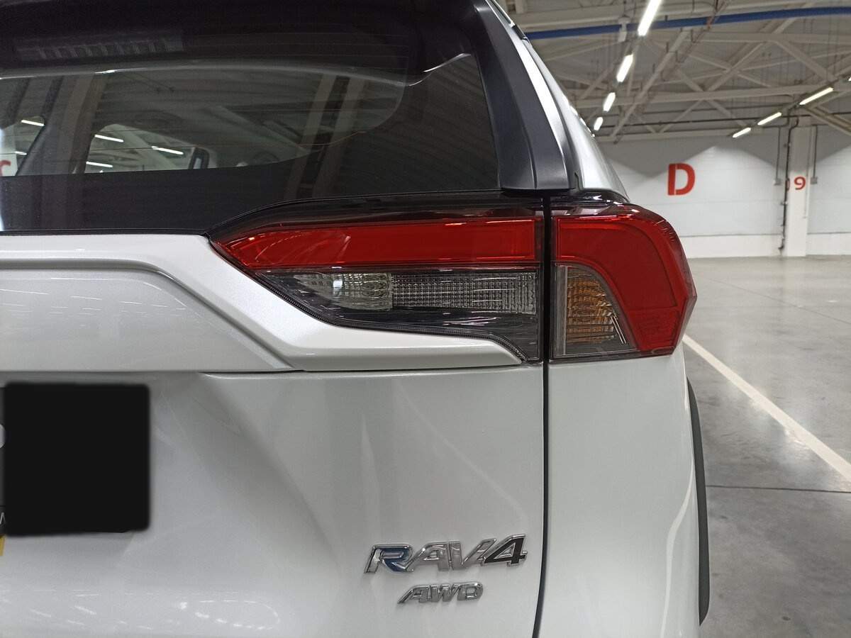 Toyota RAV4 с пробегом — 2024 год. Фото: #8