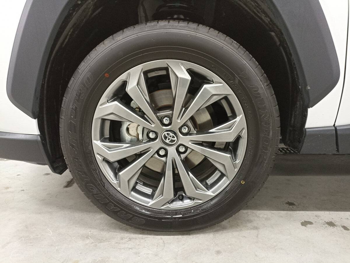 Toyota RAV4 с пробегом — 2024 год. Фото: #17