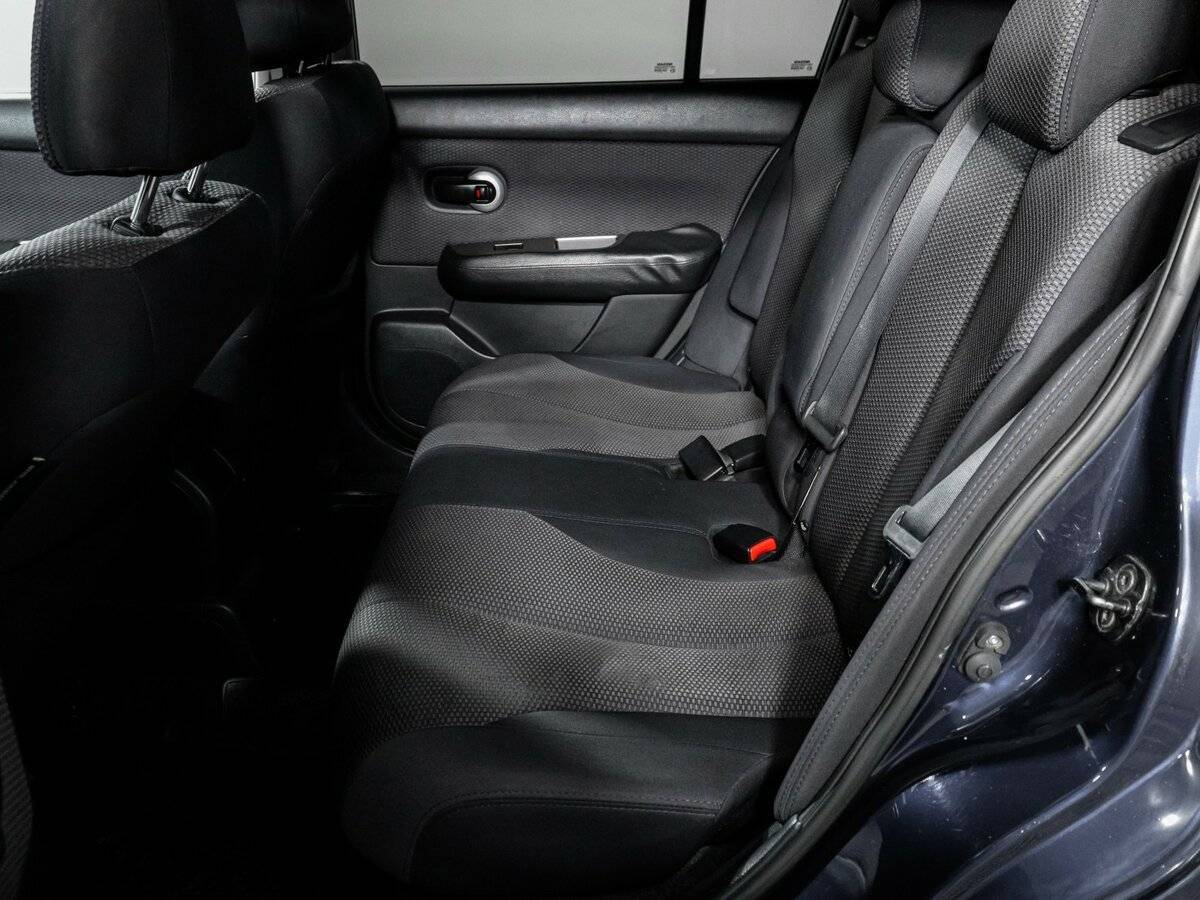 Nissan Tiida с пробегом — 2008 год. Фото: #9