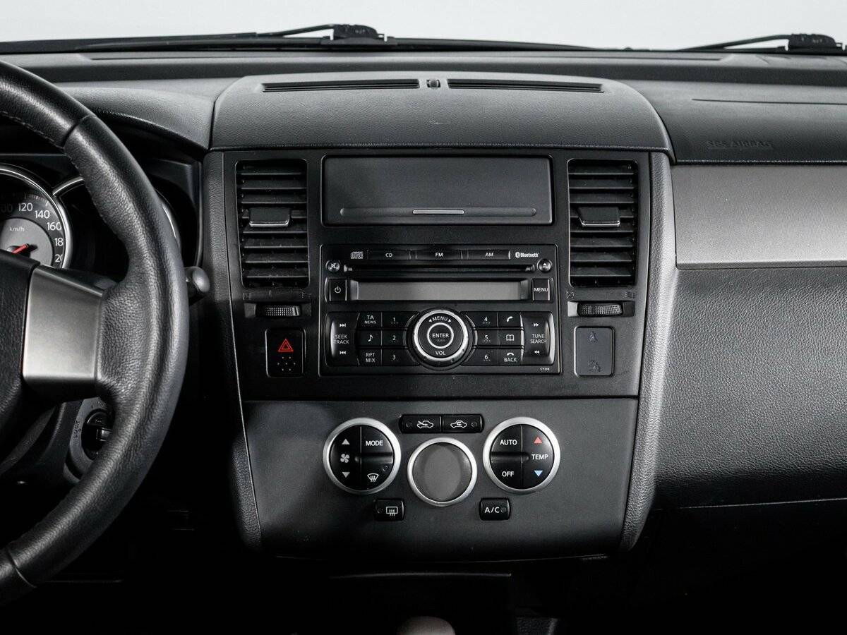 Nissan Tiida с пробегом — 2008 год. Фото: #12