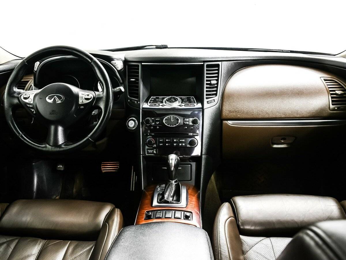 Infiniti FX с пробегом — 2008 год. Фото: #10