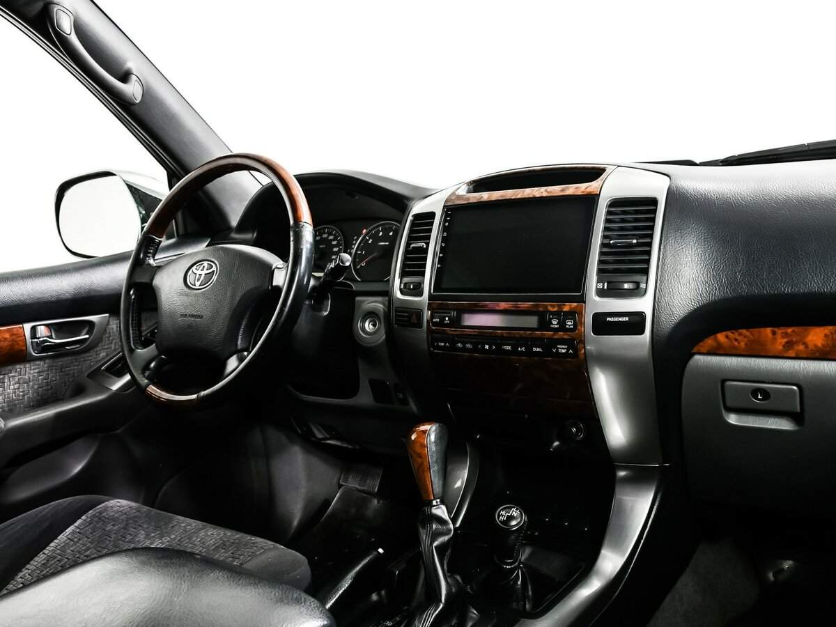 Toyota Land Cruiser Prado с пробегом — 2008 год. Фото: #8
