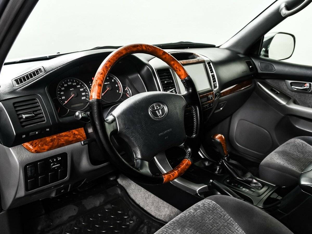 Toyota Land Cruiser Prado с пробегом — 2008 год. Фото: #12