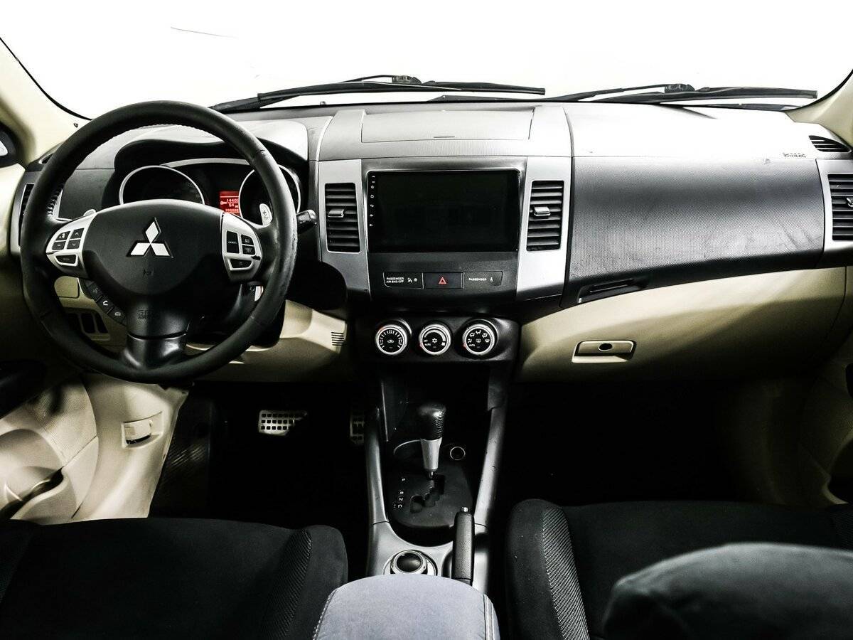 Mitsubishi Outlander с пробегом — 2008 год. Фото: #10