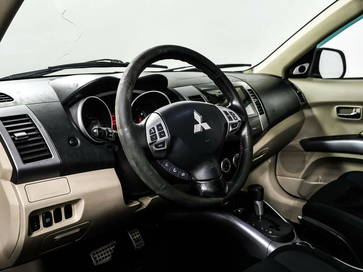 Mitsubishi Outlander с пробегом — 2008 год. Фото: #12