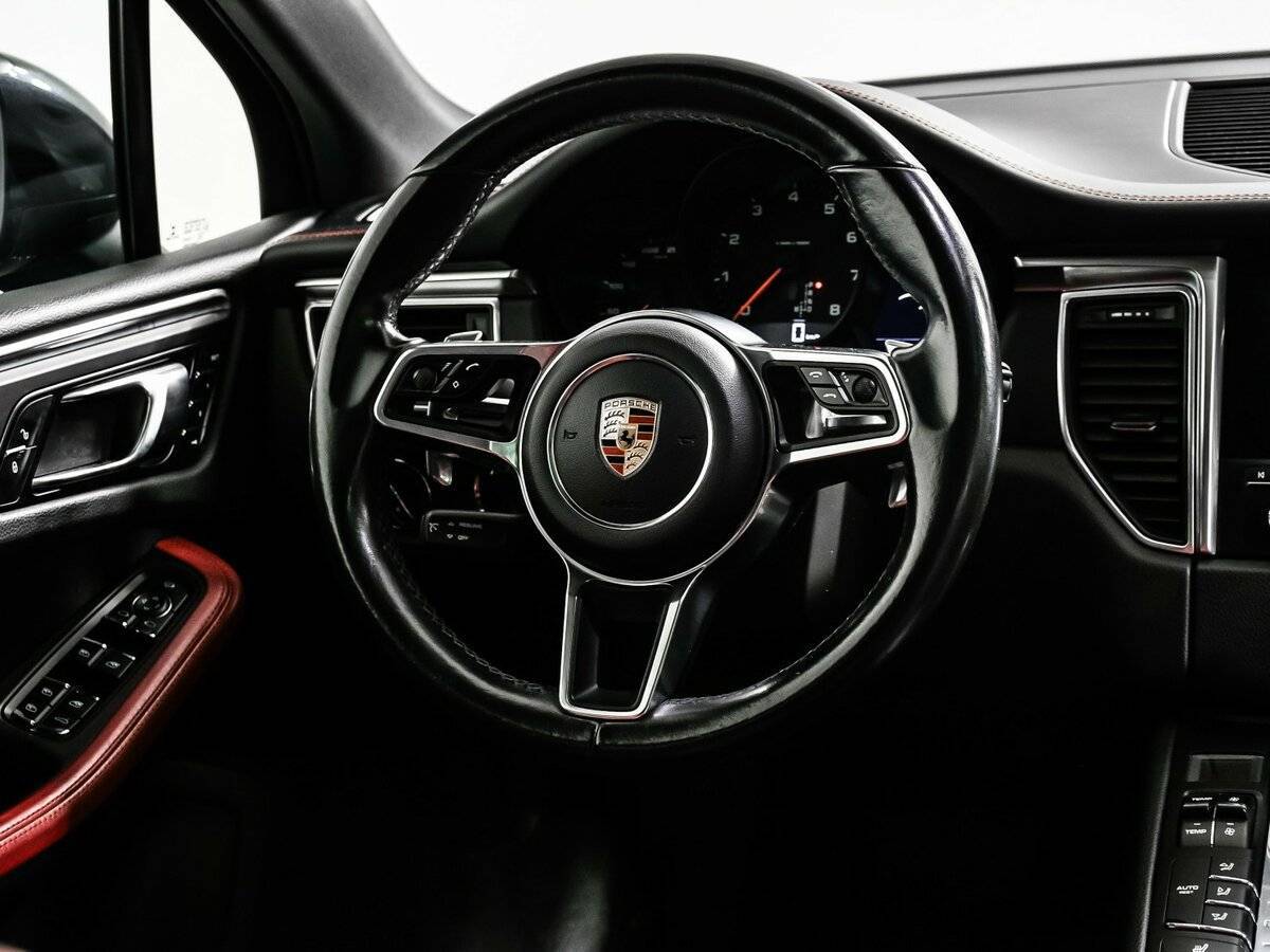 Porsche Macan с пробегом — 2017 год. Фото: #14