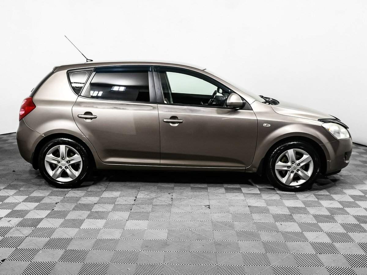 Kia Ceed с пробегом — 2008 год. Фото: #3