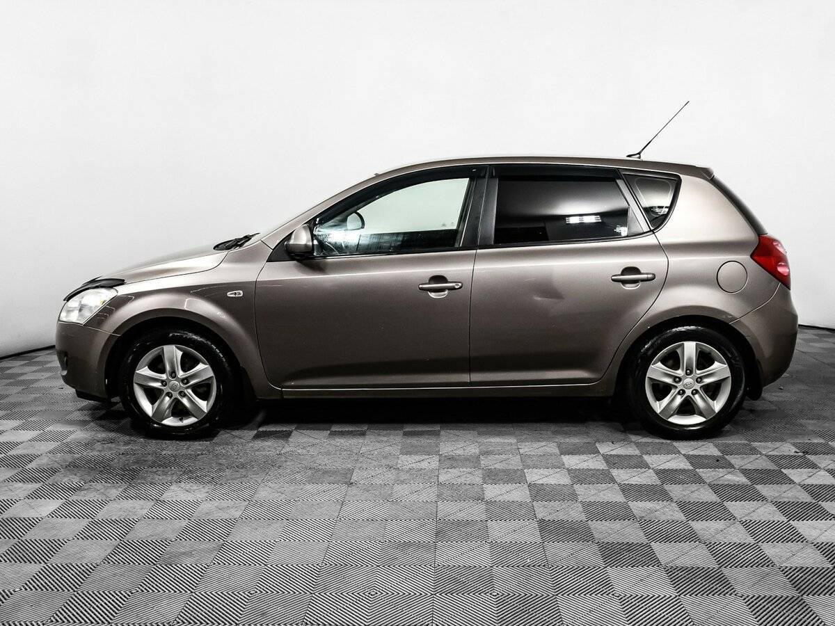 Kia Ceed с пробегом — 2008 год. Фото: #7