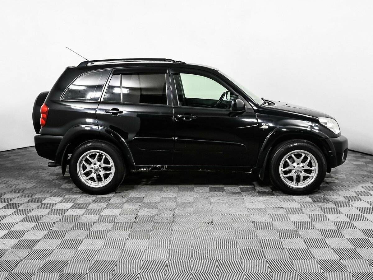 Toyota RAV4 с пробегом — 2005 год. Фото: #3