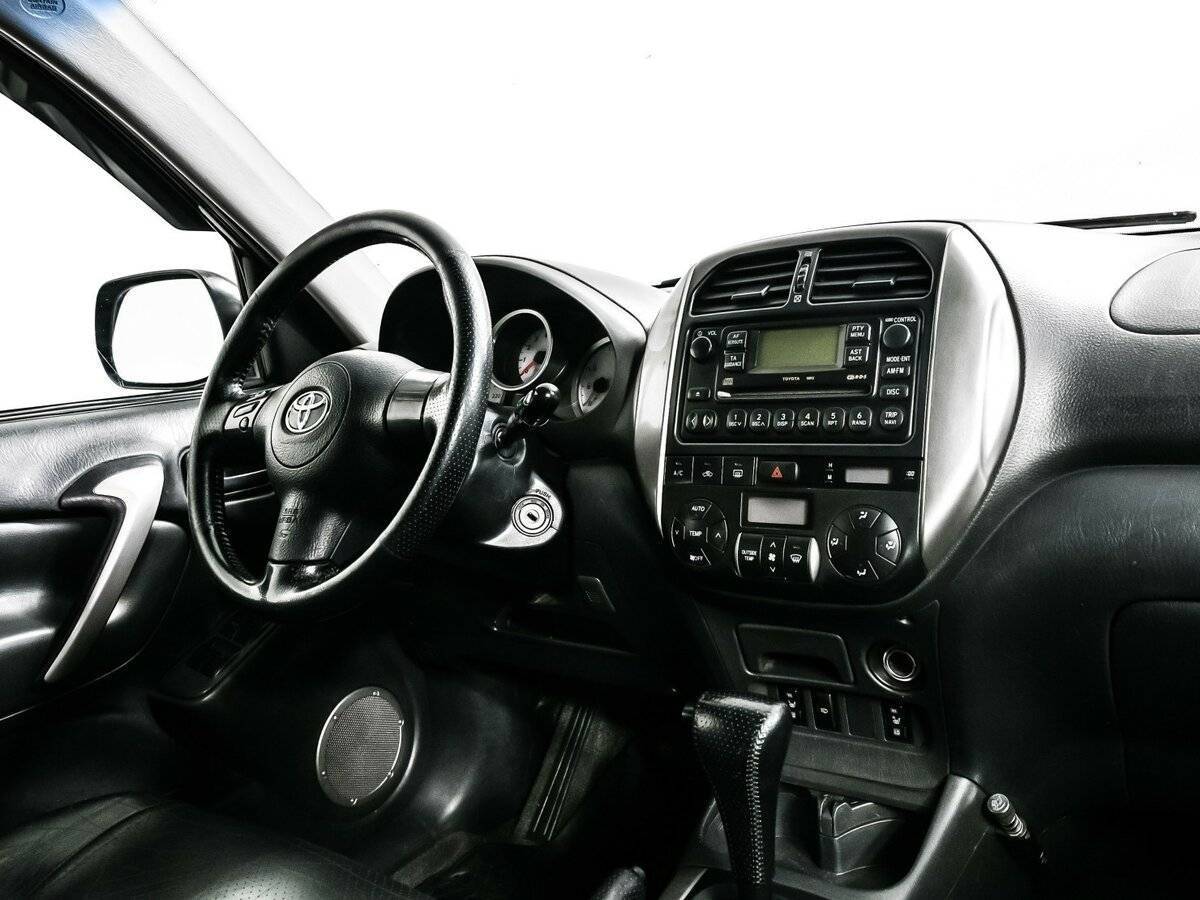 Toyota RAV4 с пробегом — 2005 год. Фото: #8