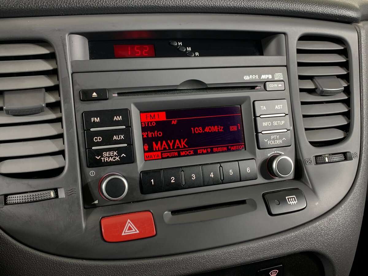 Kia Rio с пробегом — 2010 год. Фото: #14