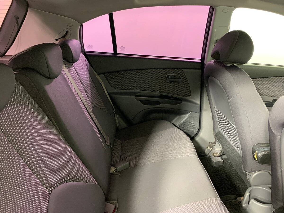 Kia Rio с пробегом — 2010 год. Фото: #16