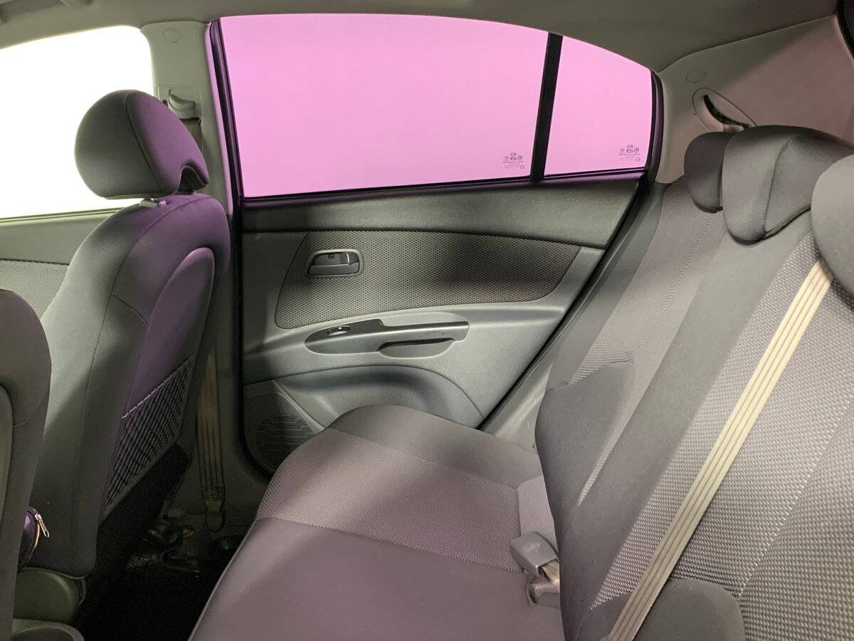 Kia Rio с пробегом — 2010 год. Фото: #17