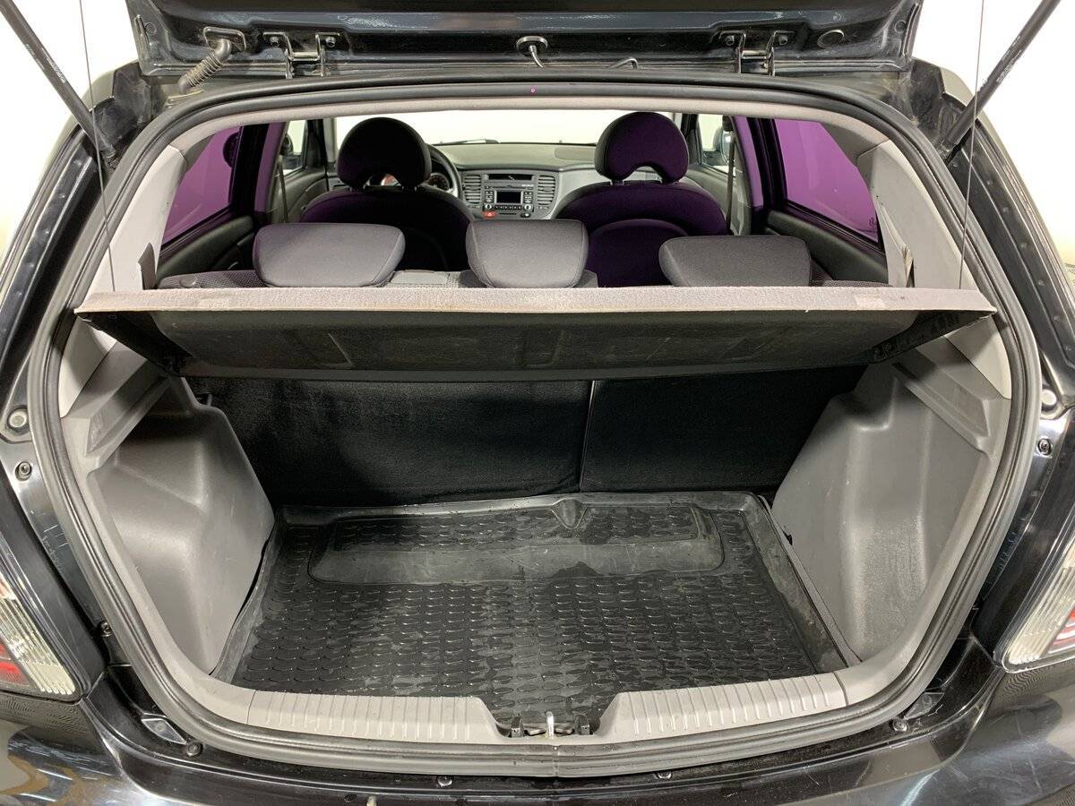 Kia Rio с пробегом — 2010 год. Фото: #18