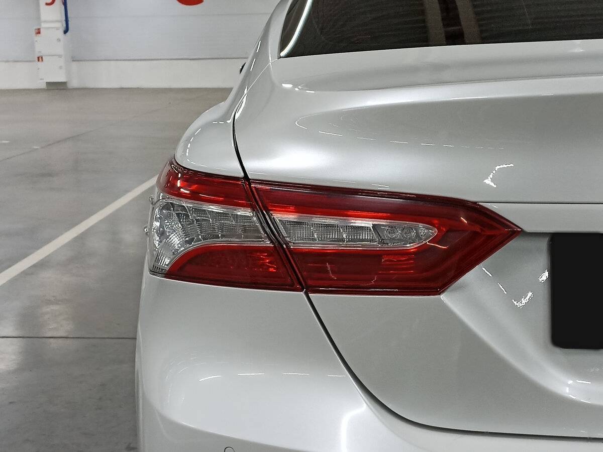 Toyota Camry с пробегом — 2021 год. Фото: #8