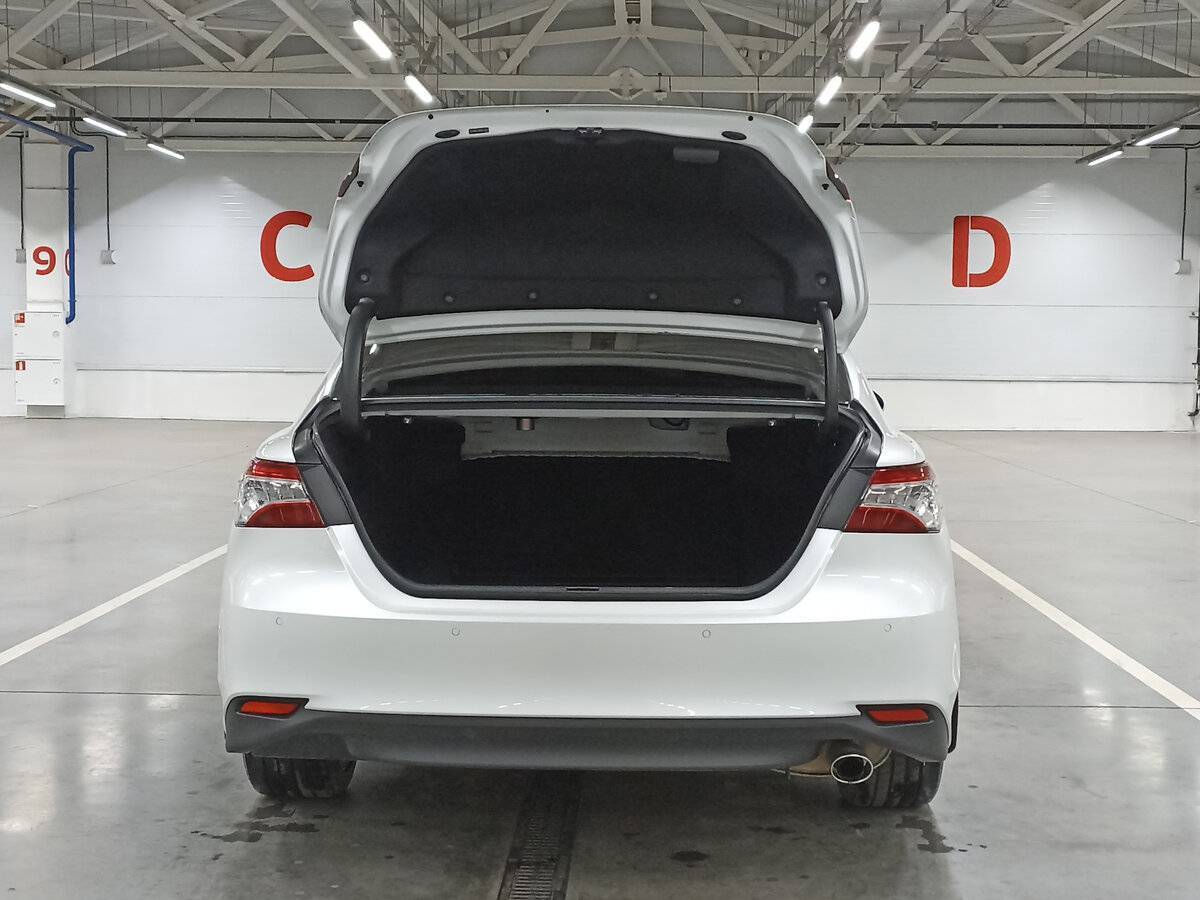 Toyota Camry с пробегом — 2021 год. Фото: #9