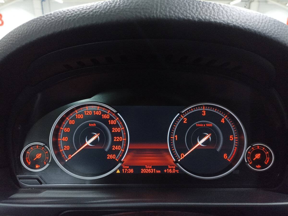 BMW 5 серии с пробегом — 2016 год. Фото: #12