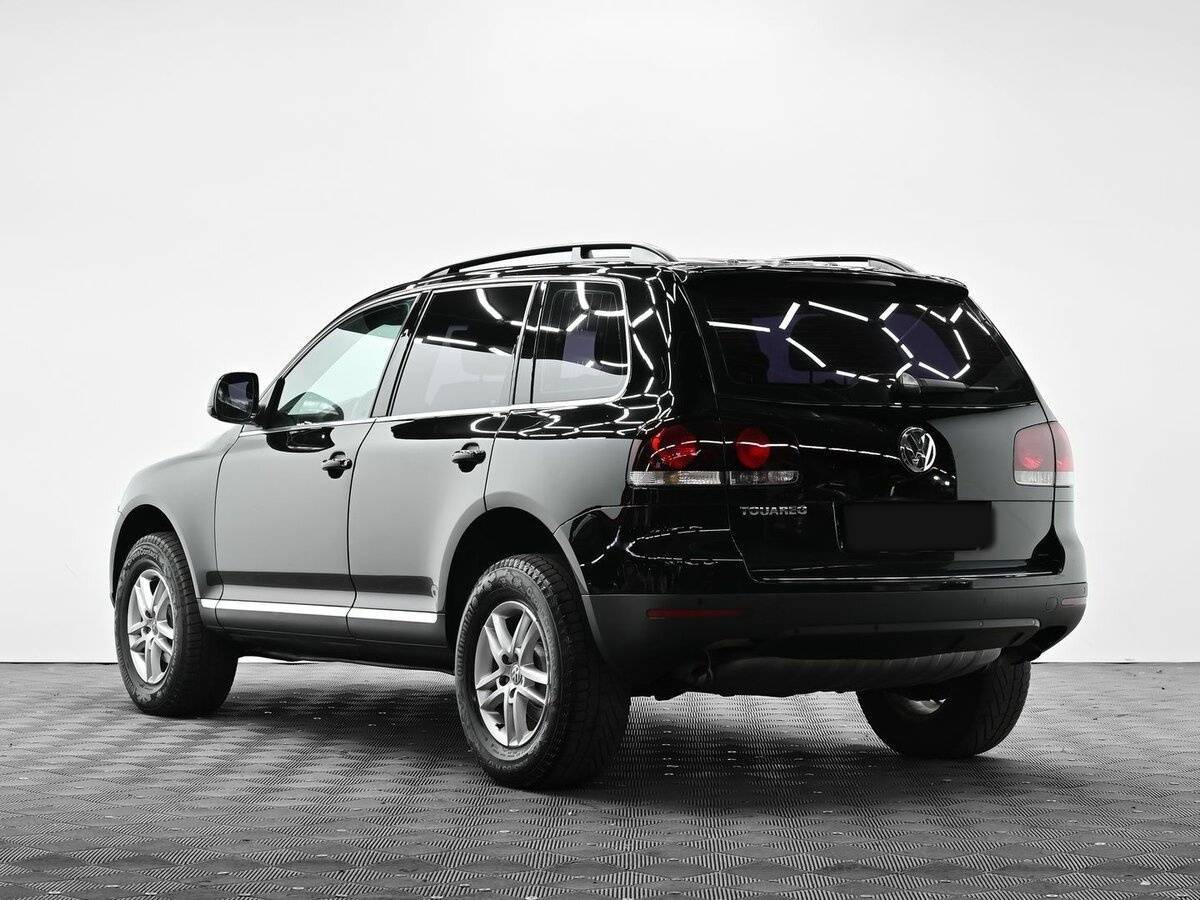 Volkswagen Touareg с пробегом — 2008 год. Фото: #2