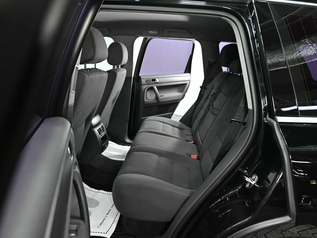 Volkswagen Touareg с пробегом — 2008 год. Фото: #12