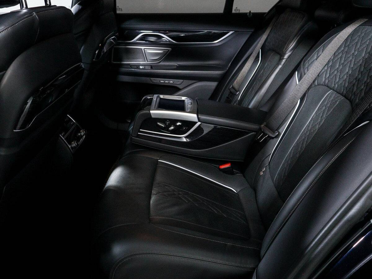 BMW 7 серии с пробегом — 2019 год. Фото: #9