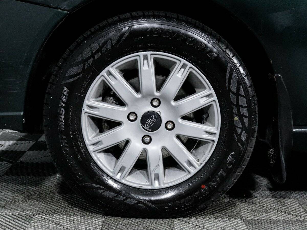 Ford Focus с пробегом — 2004 год. Фото: #14