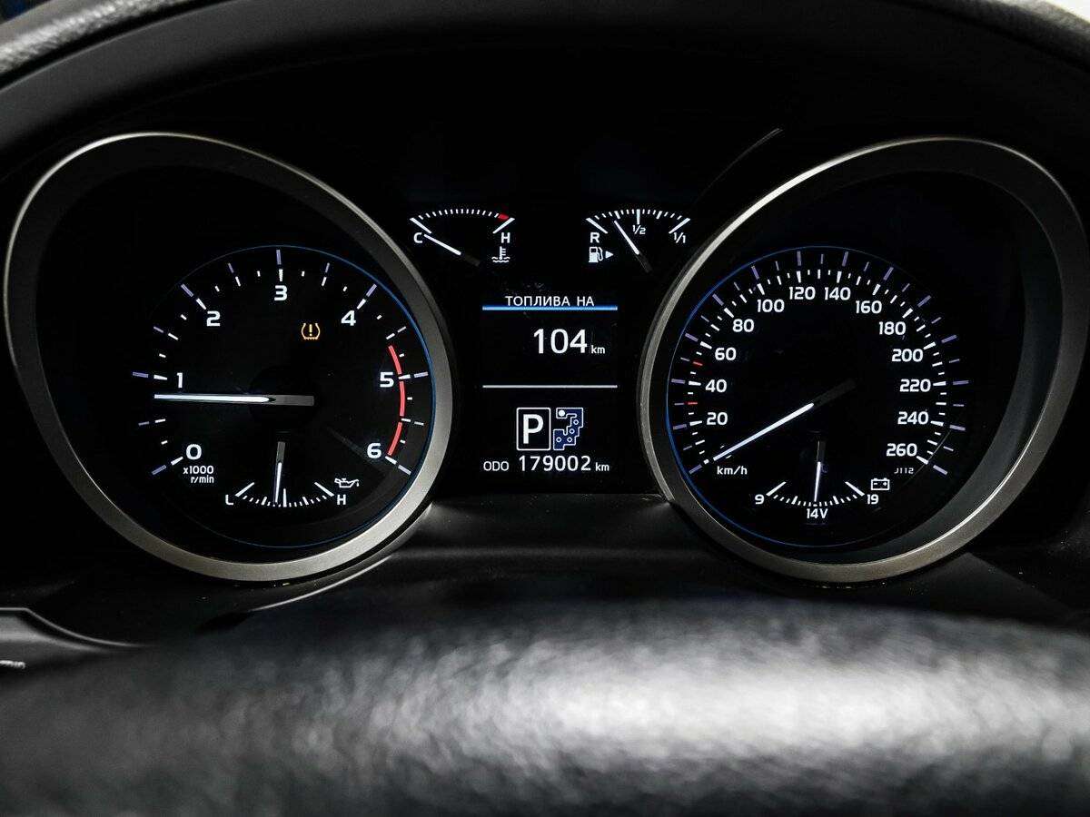 Toyota Land Cruiser с пробегом — 2015 год. Фото: #9