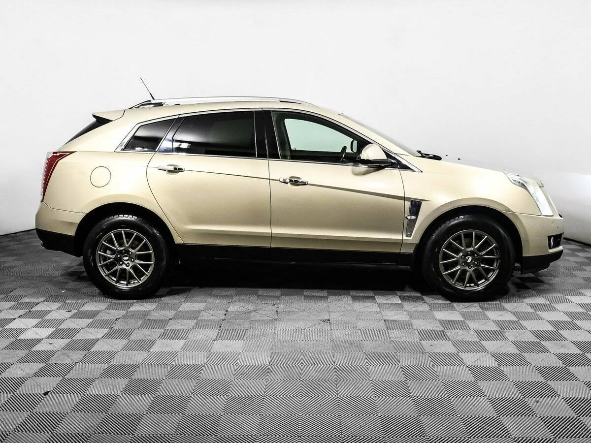 Cadillac SRX с пробегом — 2011 год. Фото: #3