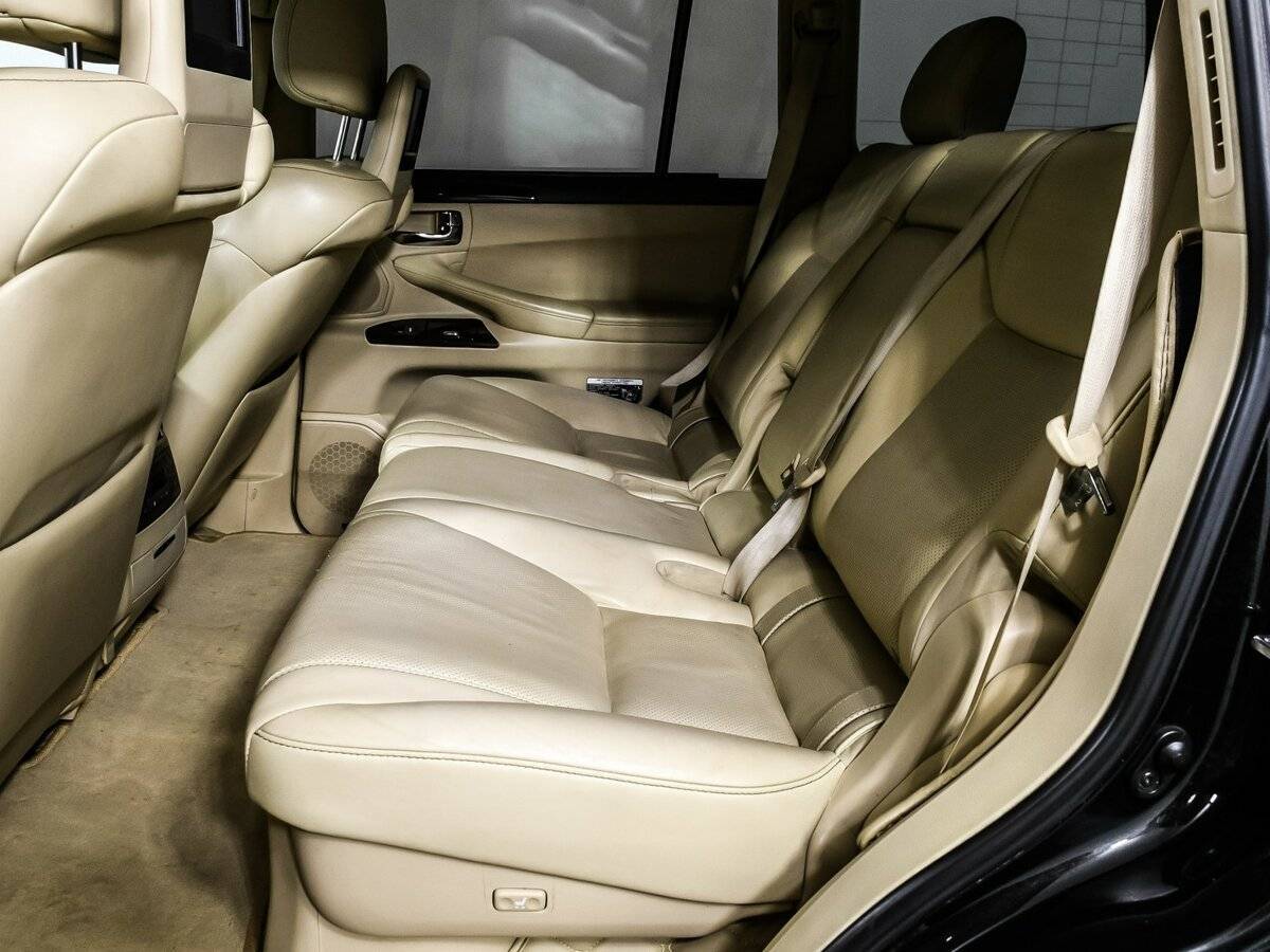 Lexus LX с пробегом — 2013 год. Фото: #13