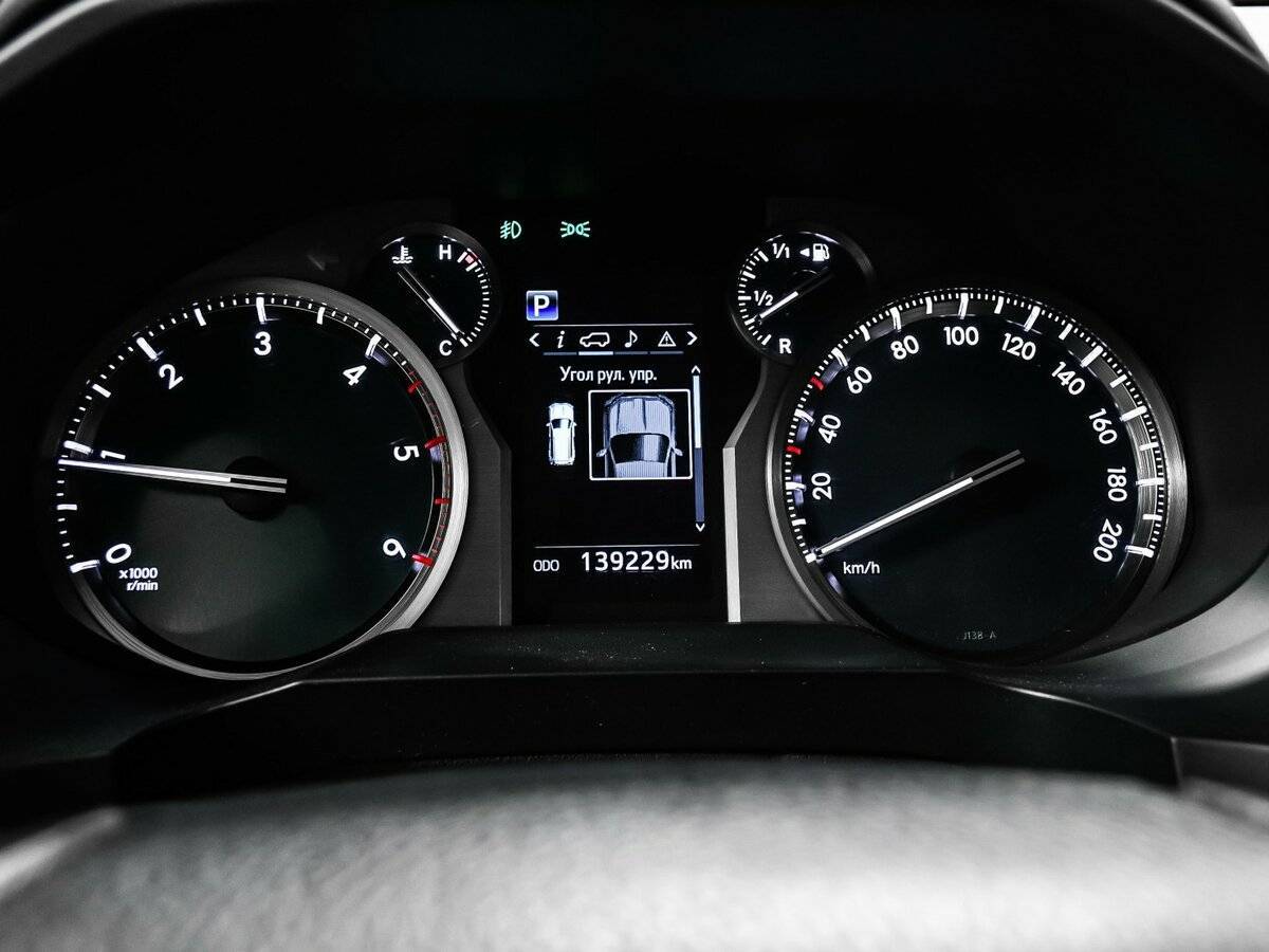 Toyota Land Cruiser Prado с пробегом — 2017 год. Фото: #9