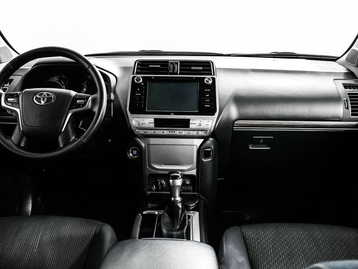Toyota Land Cruiser Prado с пробегом — 2017 год. Фото: #10