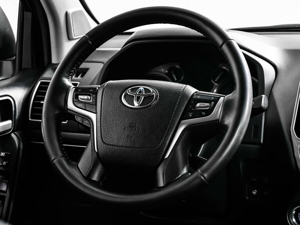 Toyota Land Cruiser Prado с пробегом — 2017 год. Фото: #11