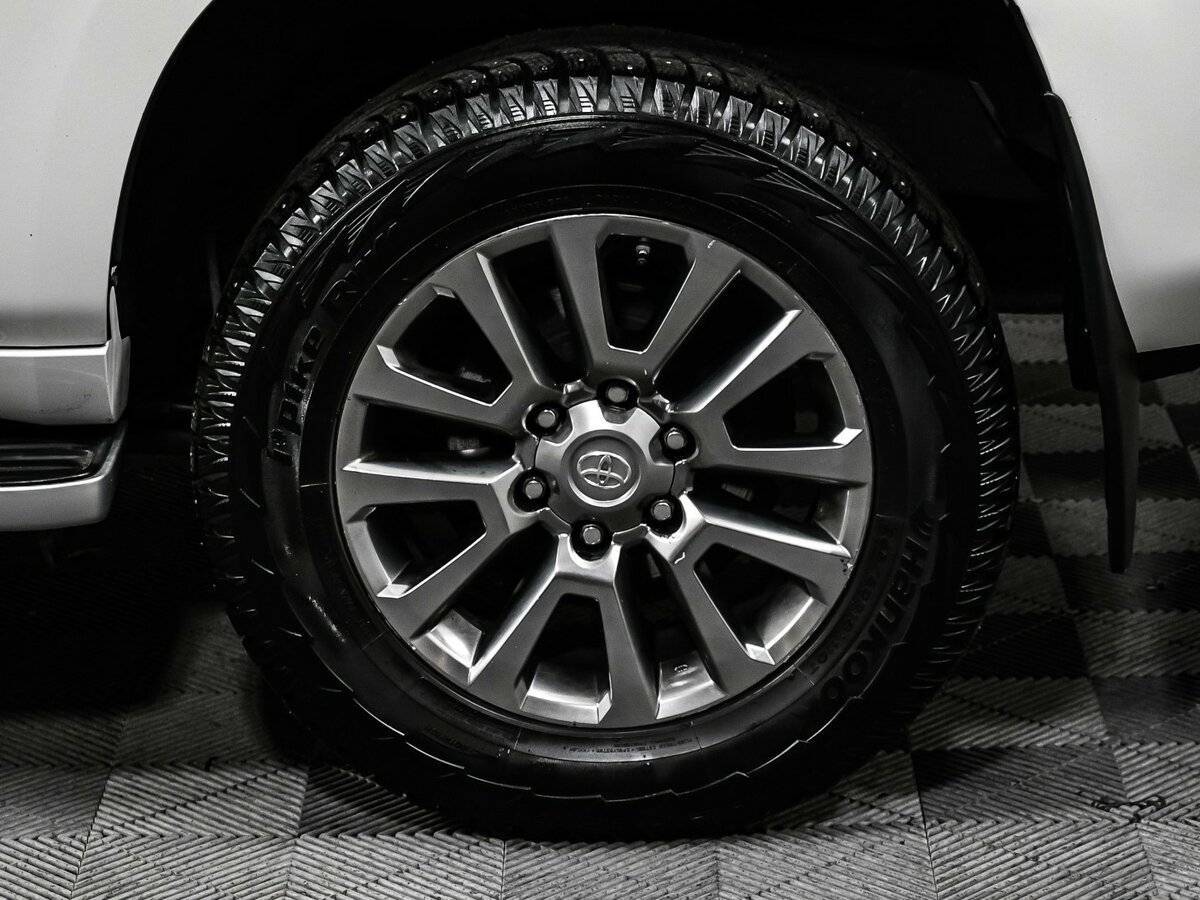 Toyota Land Cruiser Prado с пробегом — 2017 год. Фото: #14