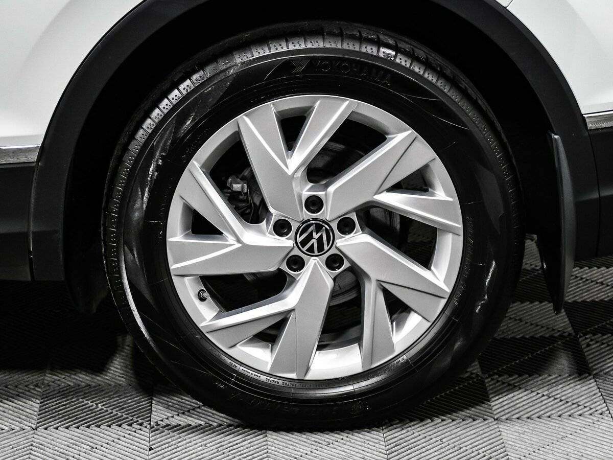 Volkswagen Tiguan с пробегом — 2021 год. Фото: #13