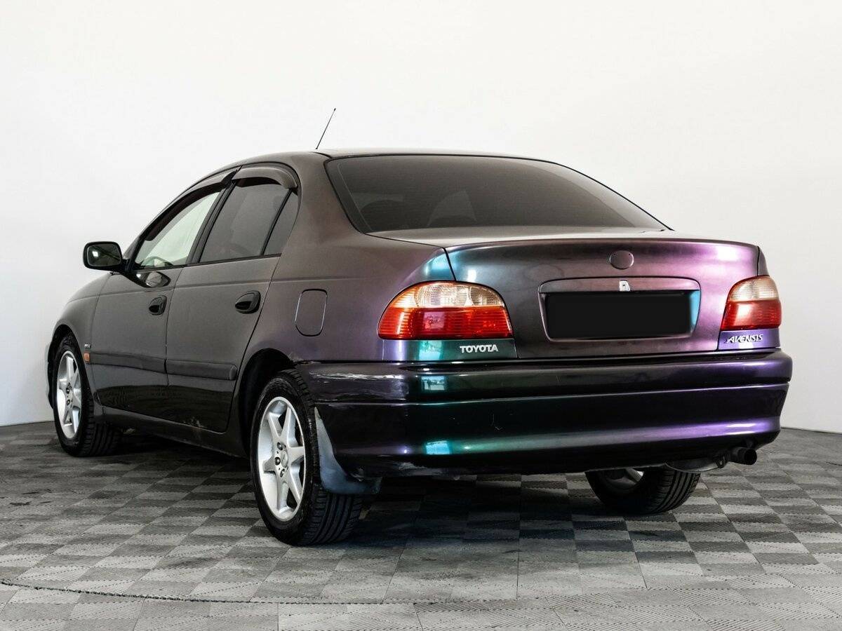 Toyota Avensis с пробегом — 2002 год. Фото: #6