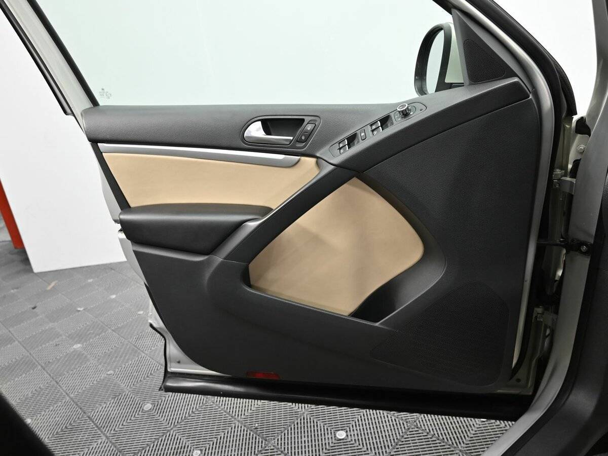 Volkswagen Tiguan с пробегом — 2012 год. Фото: #6