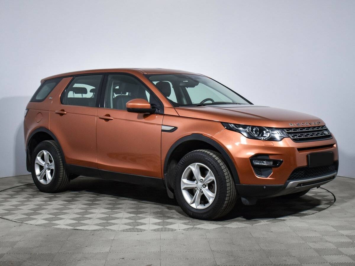 Land Rover Discovery Sport с пробегом — 2017 год. Фото: #2